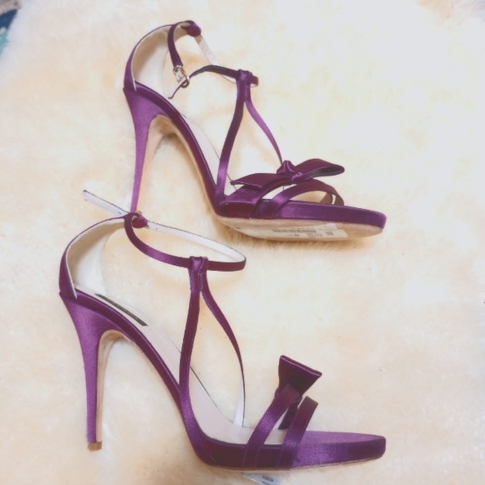 ⭐HP⭐ESCADA Strapy Heels